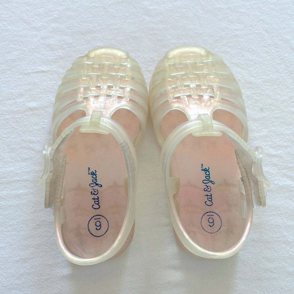 Toddler pearlescent pink sandals
